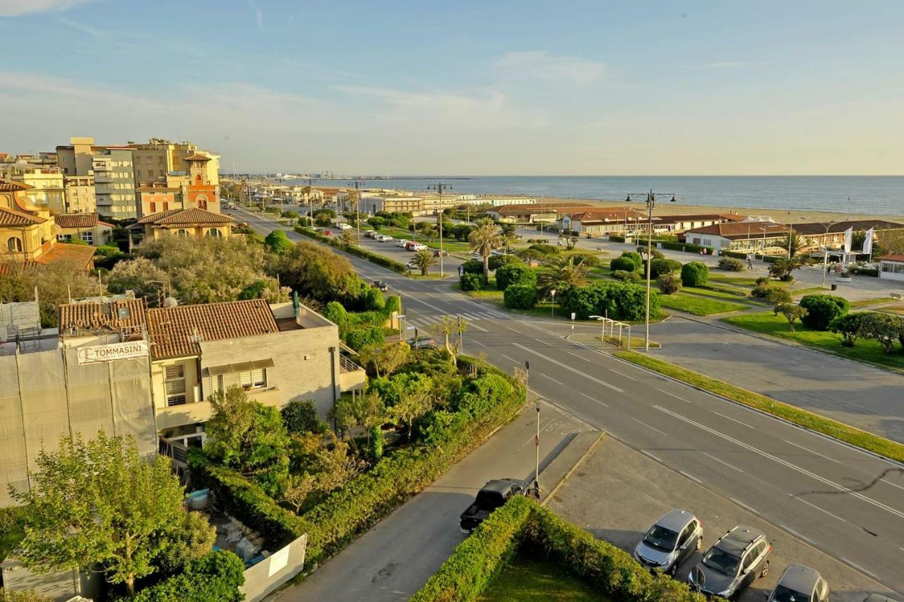 Lovely On The Sea Side * Viareggio